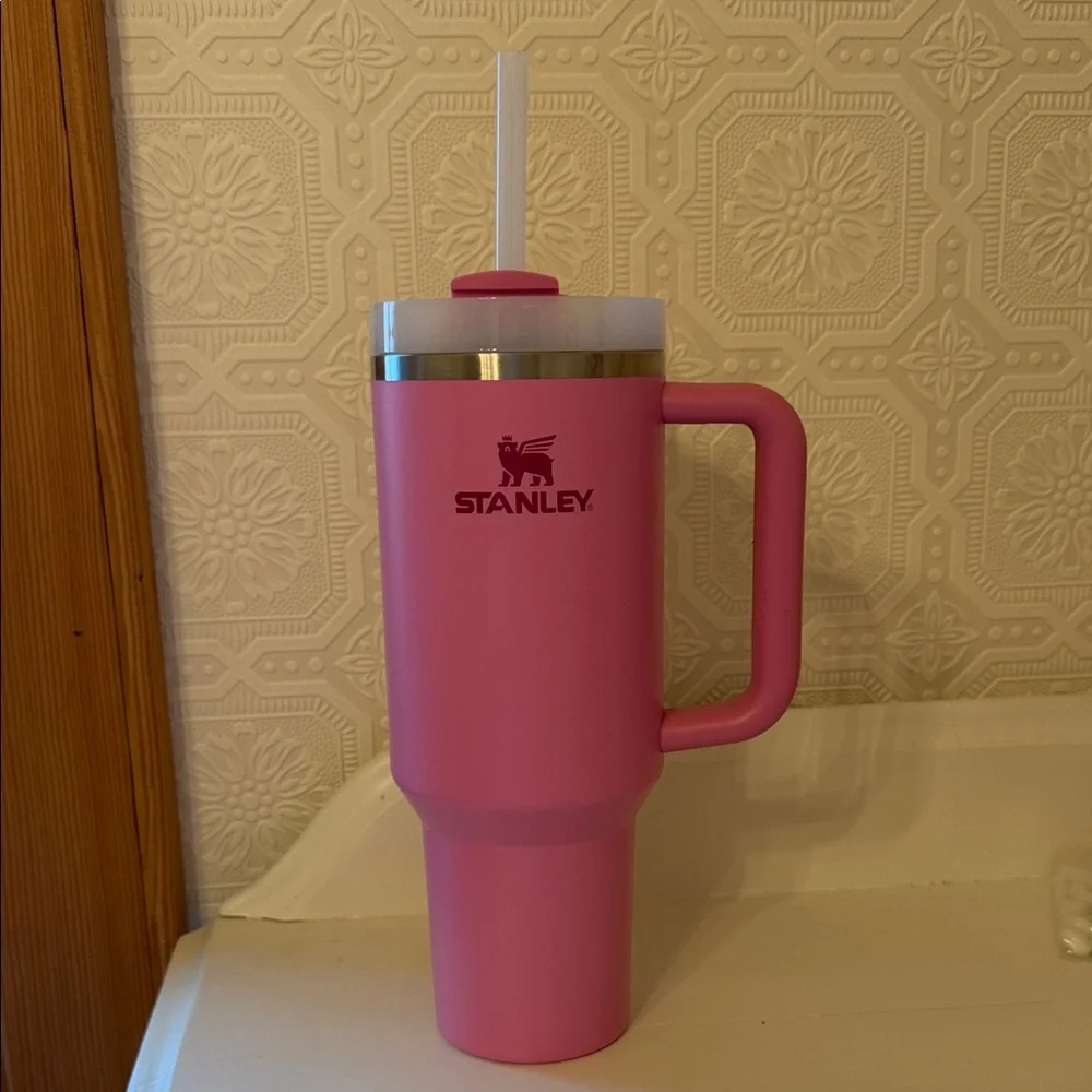 Stanley The Quencher H2.0 Flowstate™ Tumbler | 40 OZ - Picture 3 of 9